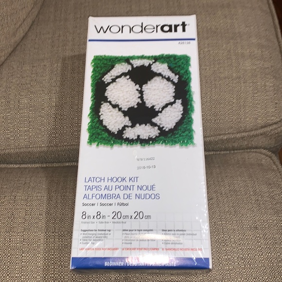 Wonder art latch hook kit soccer new soccer style whole kit crafts art - Picture 1 of 8
